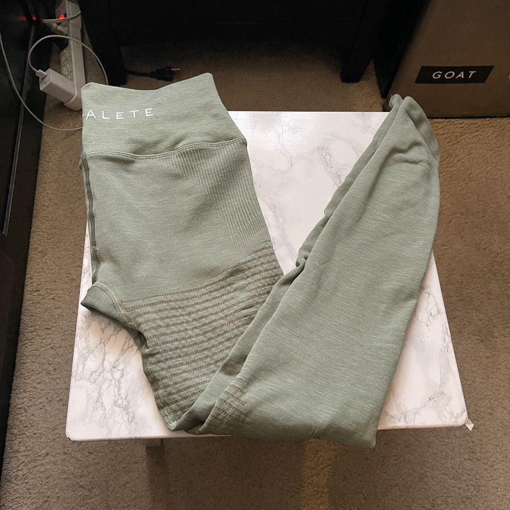 Alphalete Halo Sage Green Leggings